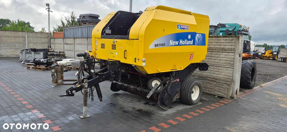 New Holland BR 7060 prasa rolująca siatka 2012r - 1