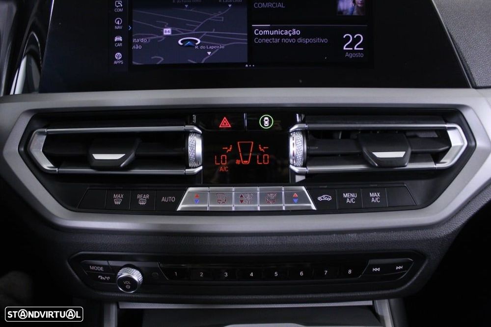 BMW 330 e Touring Auto - 29