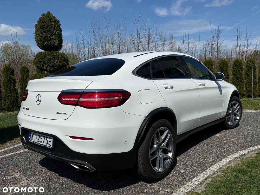 Mercedes-Benz GLC 250 4Matic 9G-TRONIC AMG Line - 11