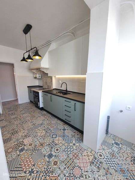 T3 Remodelado a Estrear com Vista Rio 2 wcs estilo eclético – Algés - Grande imagem: 3/12