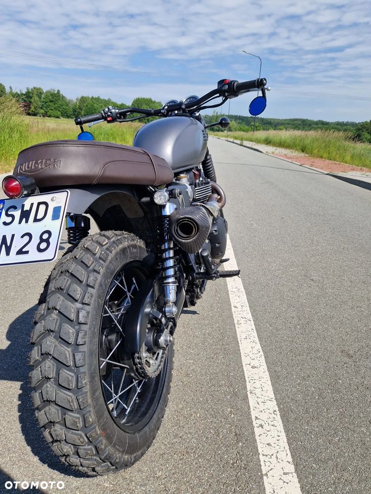 Triumph Bonneville - 16