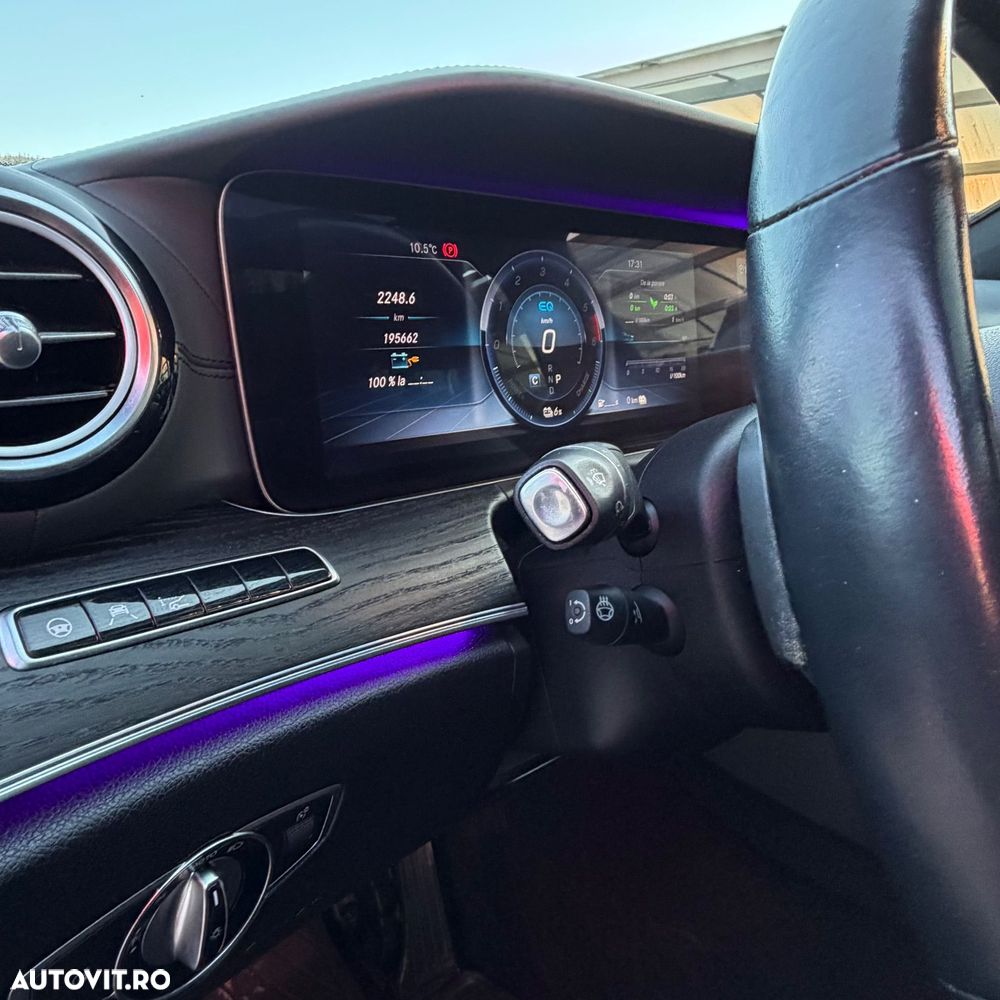 Mercedes-Benz E 300 de 9G-TRONIC - 16