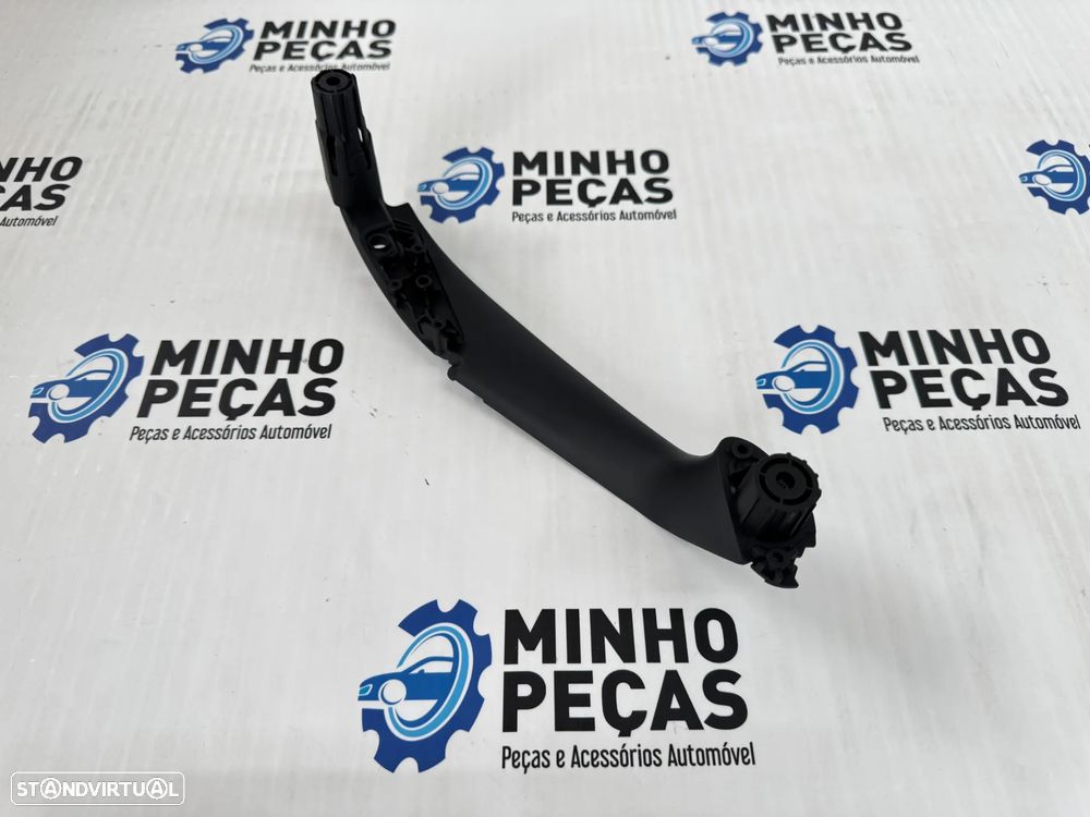 Puxador Frontal Direito BMW Série 5 (G30/G31/G38/F90) preto