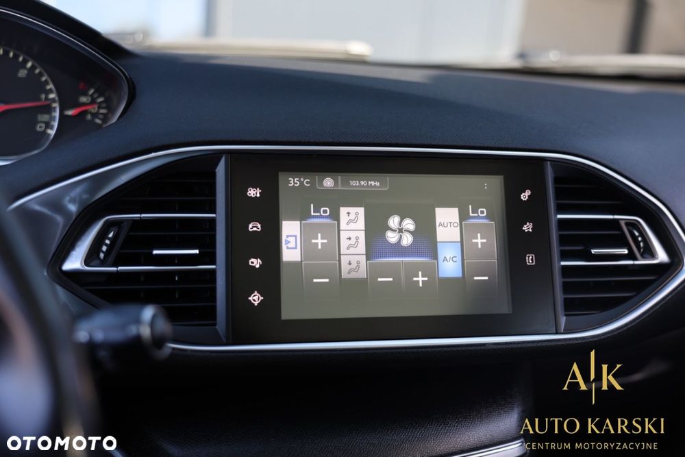 Peugeot 308 - 8