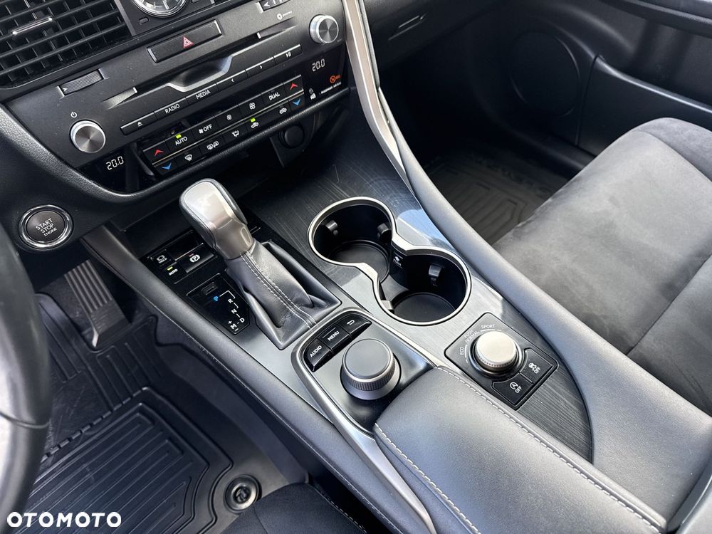 Lexus RX - 25