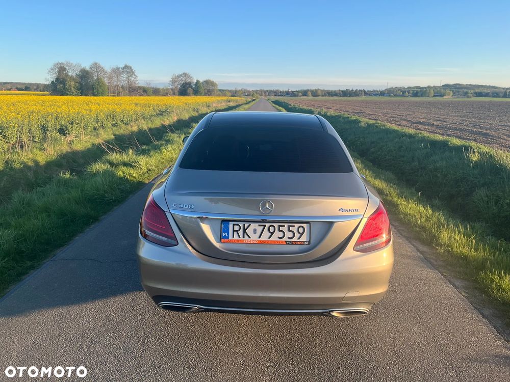 Mercedes-Benz Klasa C 300 4Matic 9G-TRONIC Avantgarde - 6