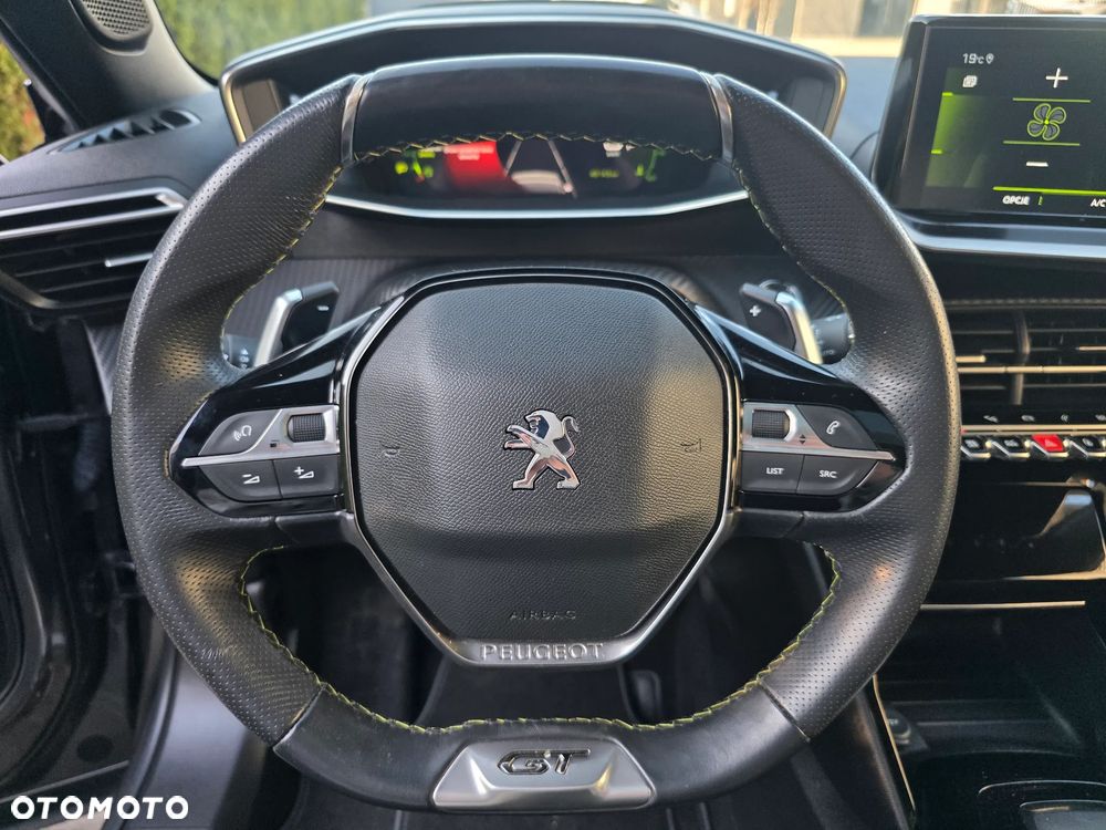 Peugeot 2008 PureTech 130 EAT8 GT - 25