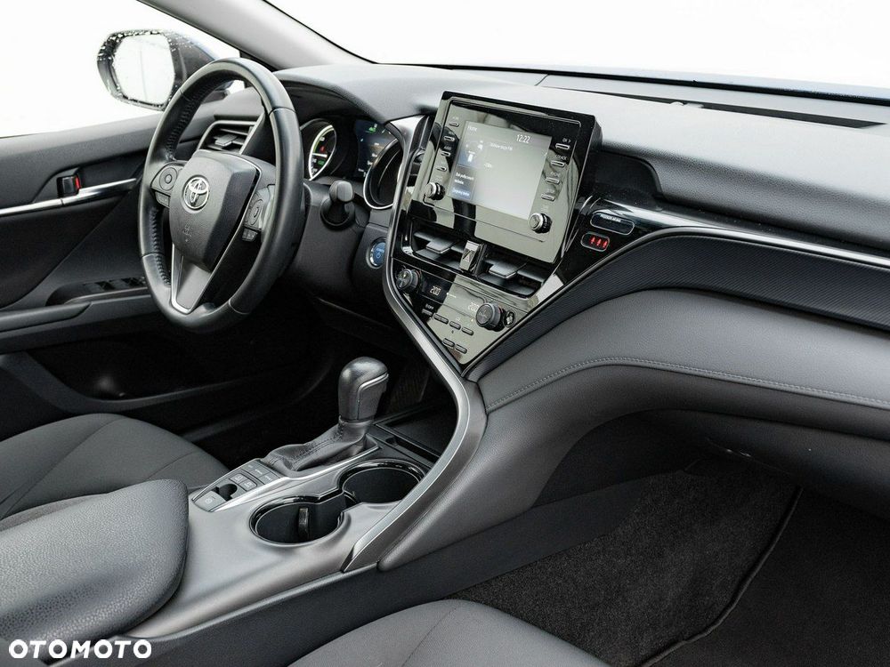 Toyota Camry - 30