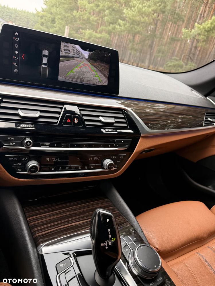 BMW Seria 5 525d Sport Line sport - 7