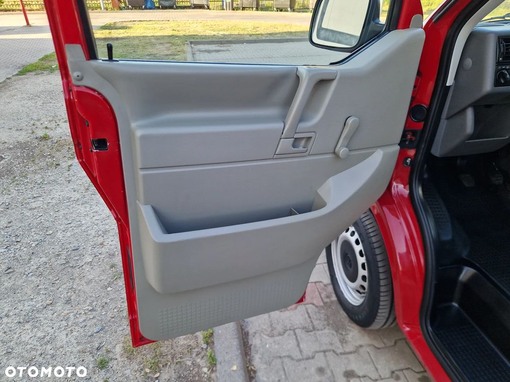 Volkswagen Transporter - 40