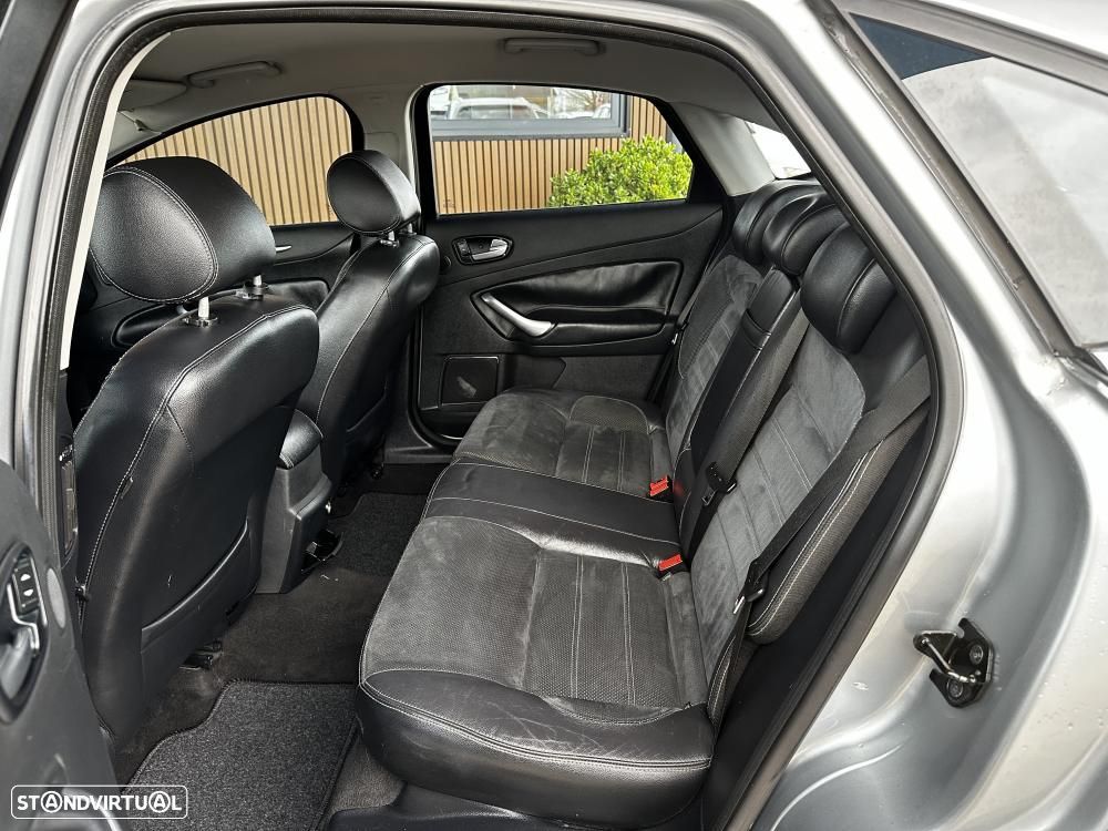 Ford Mondeo 2.0 TDCI Titanium X - 29