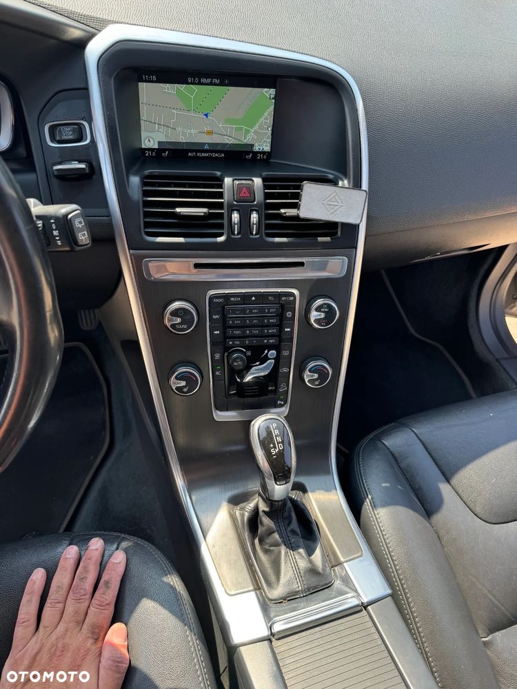 Volvo XC 60 D5 AWD Momentum - 19