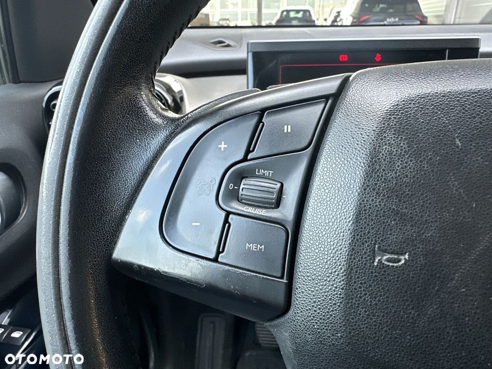 Citroën C4 Cactus 1.2 PureTech Shine S&S - 22