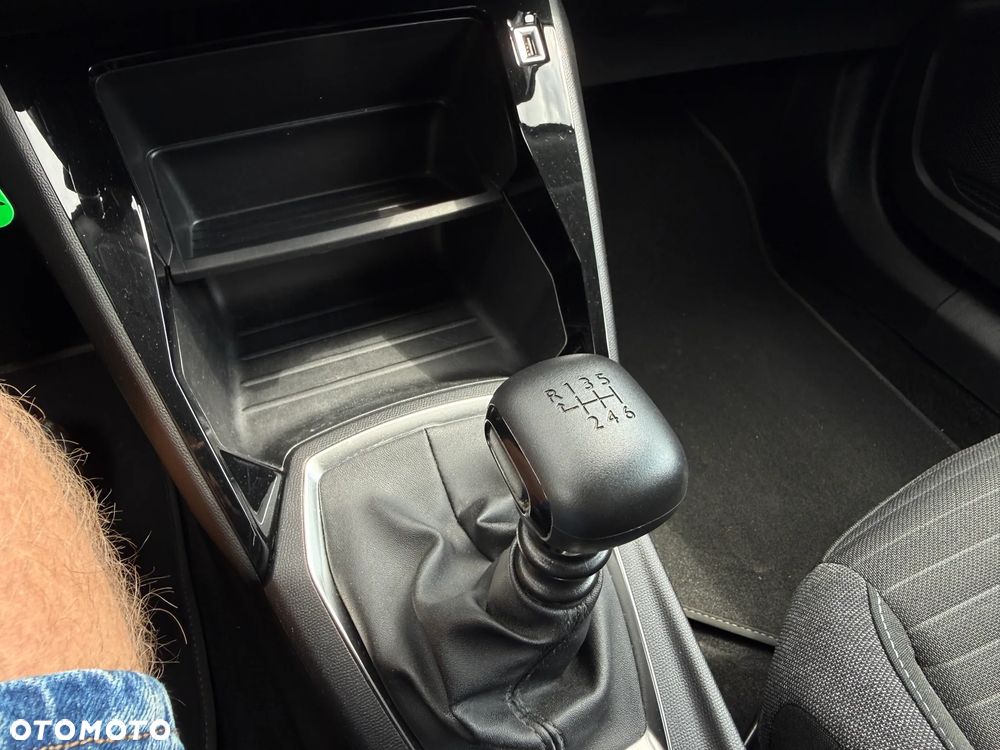 Peugeot 2008 PureTech 100 Style - 17