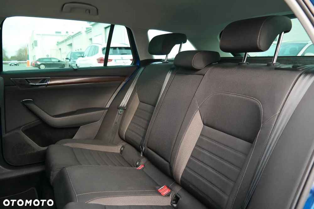 Skoda Superb 2.0 TDI SCR 4x4 Scout DSG - 11