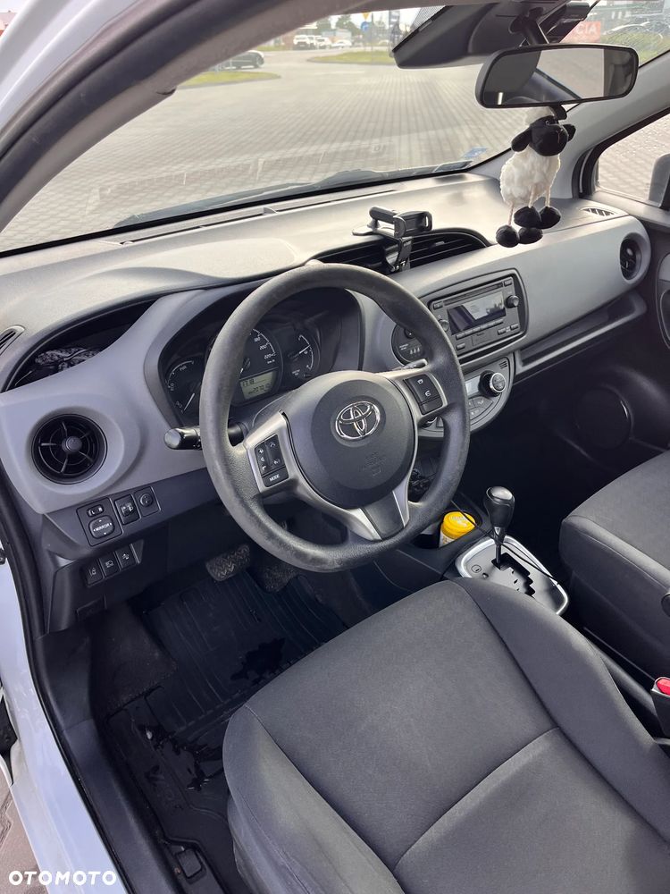 Toyota Yaris Hybrid 100 Active EU6 - 7