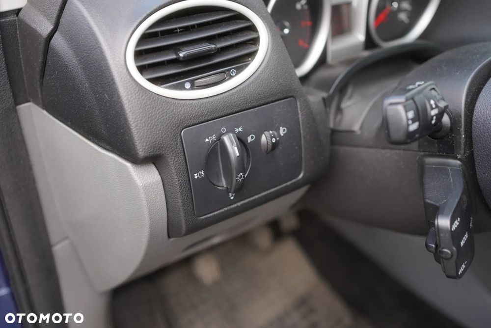 Ford Focus 1.6 Ti-VCT Trend - 13