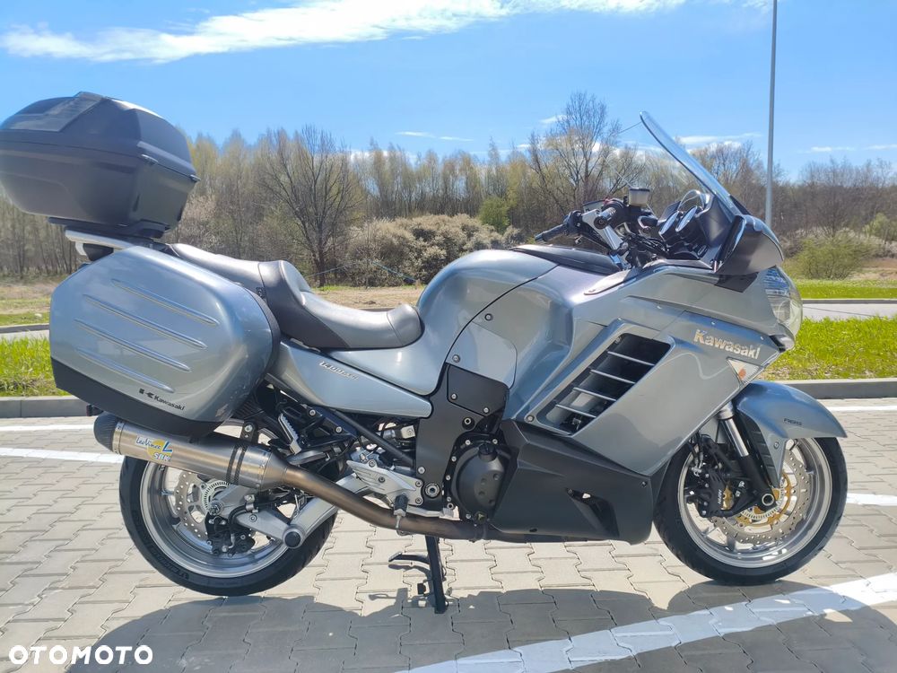 Kawasaki GTR - 4