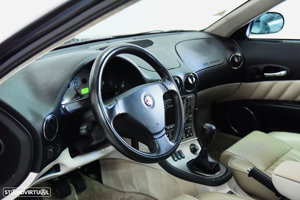 Alfa Romeo 166 2.0 V6 TB - 12