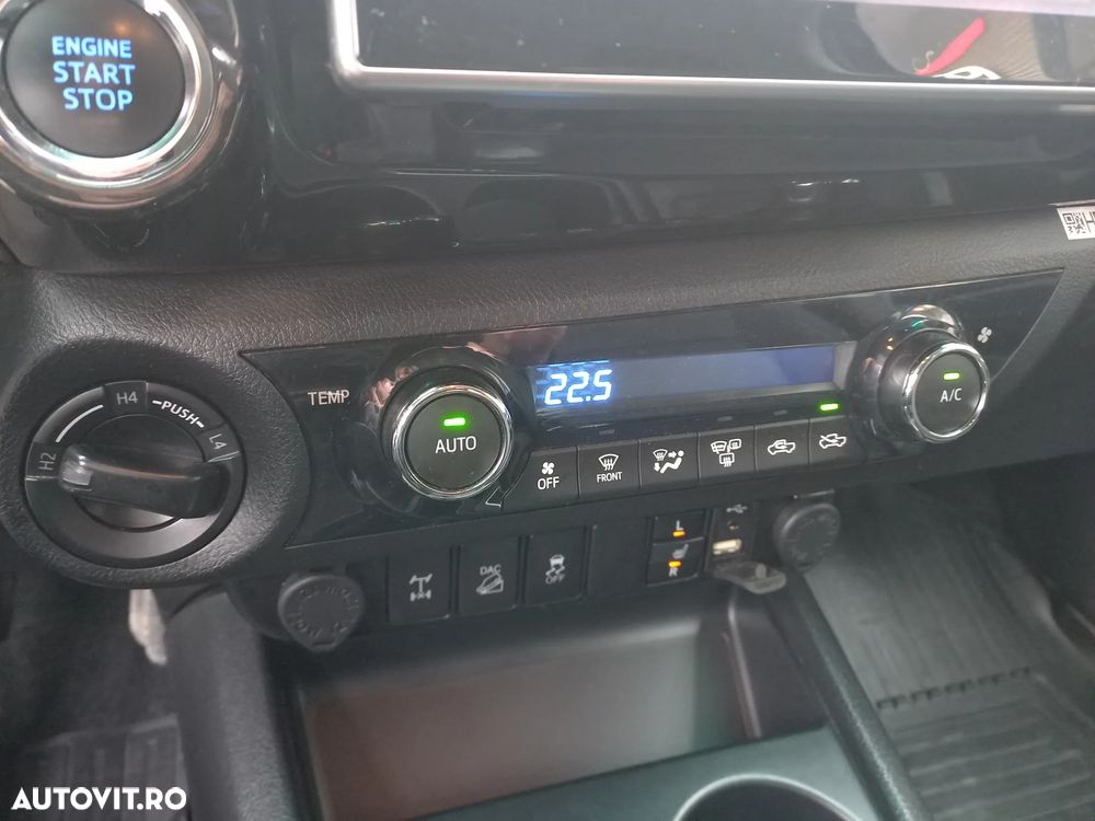 Toyota Hilux 4x4 Double Cab A/T Invincible - 22