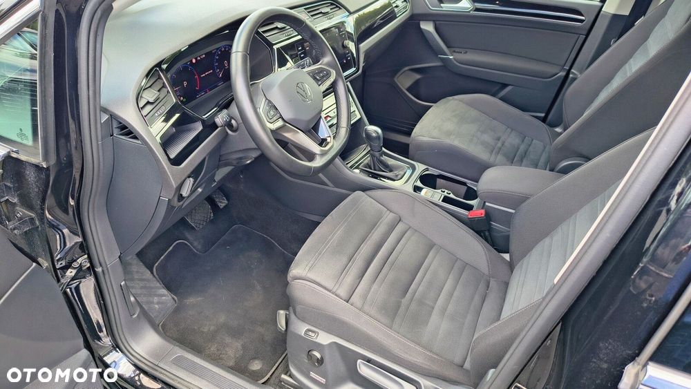 Volkswagen Touran - 11