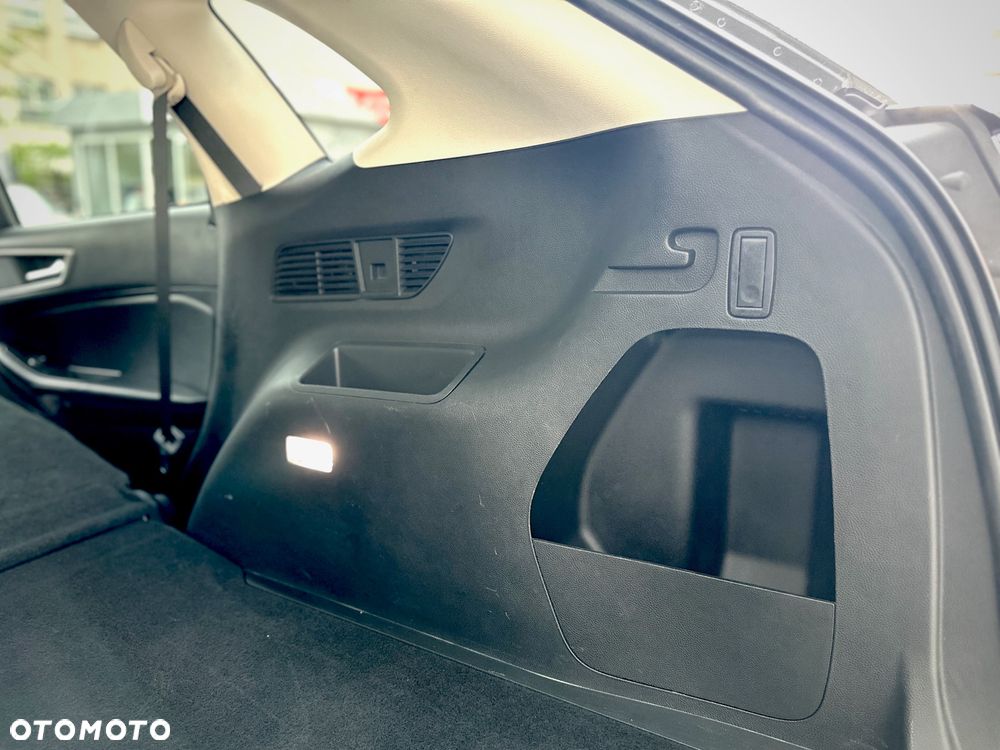 Ford Edge - 18