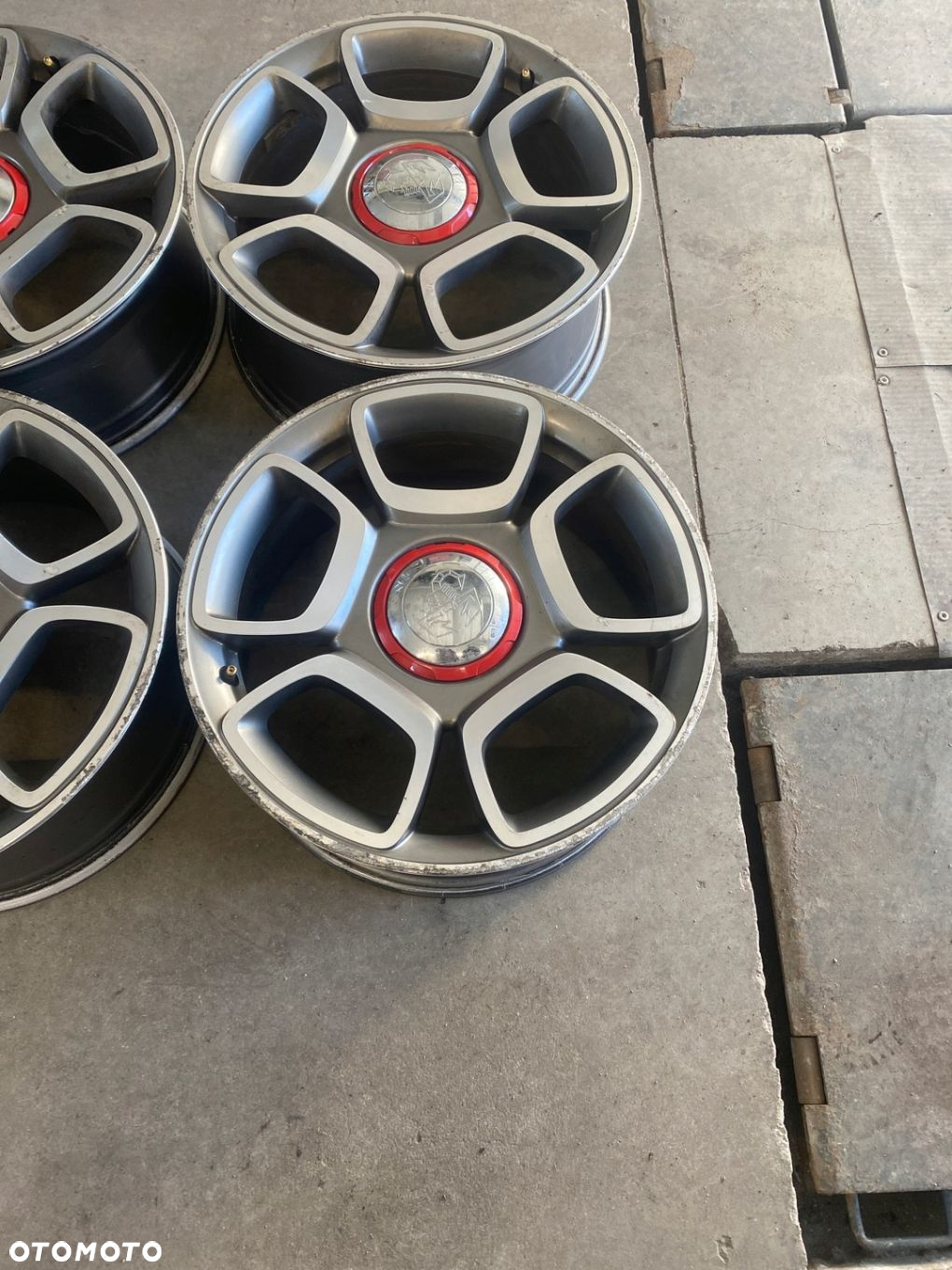 Felgi Aluminiowe Fiat 500 abarth 4x98 7jx17 et38 - 2