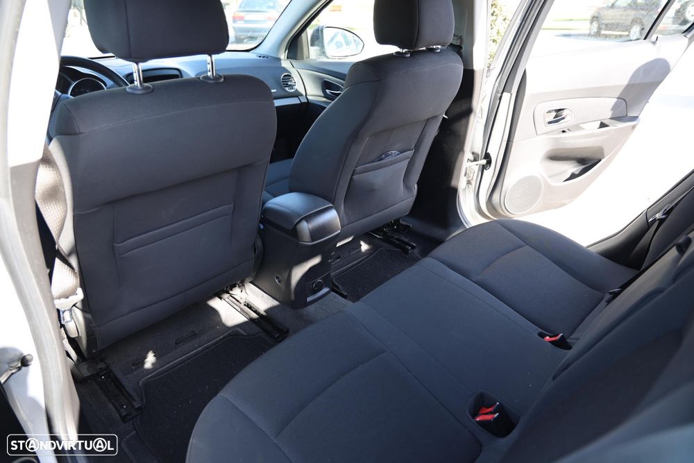 Chevrolet Cruze 1.6 LT - 23