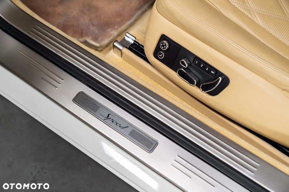 Bentley Continental GT - 27