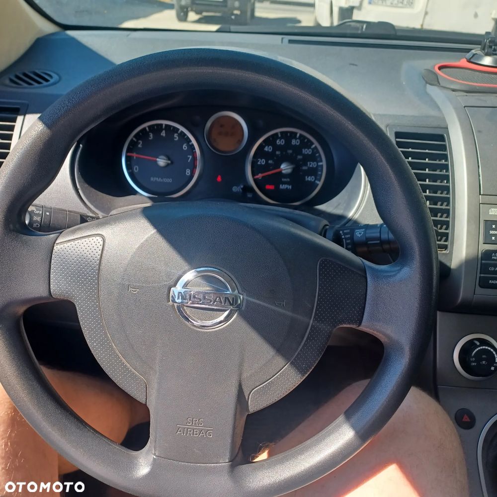 Nissan Sentra - 12