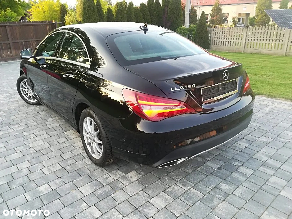 Mercedes-Benz CLA 180 AMG Line - 13