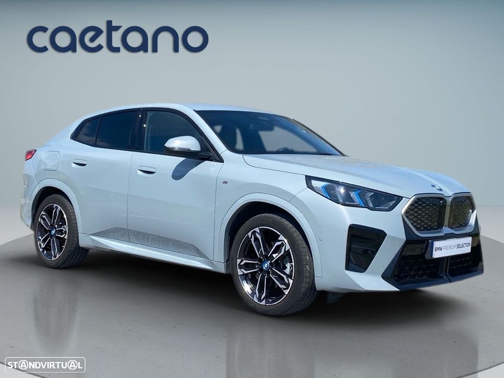 BMW iX2 eDrive20 Pack Desportivo M - 22