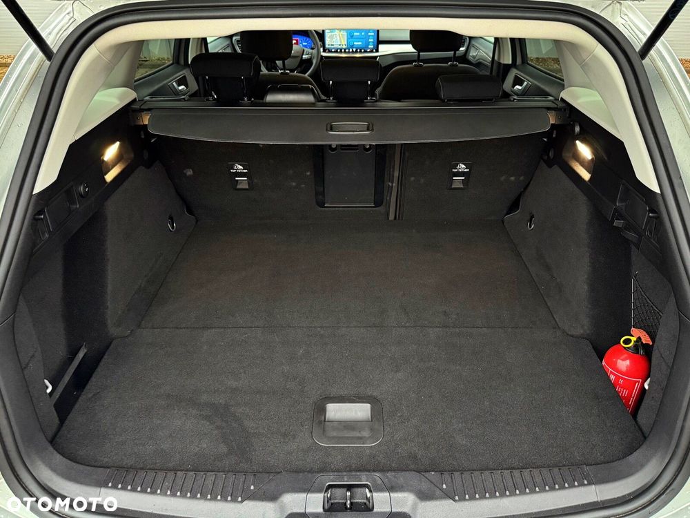 Ford Focus 1.0 EcoBoost mHEV Titanium X - 12