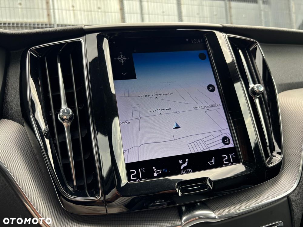 Volvo XC 60 T8 AWD Plug-In Hybrid R-Design - 37