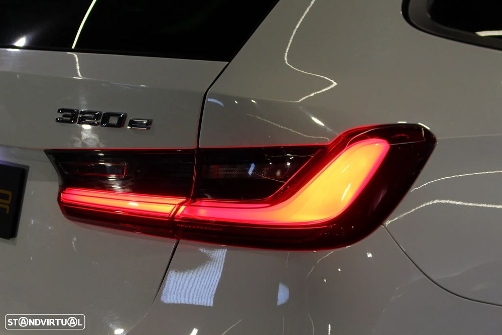 BMW 330 e Line Sport Auto - 11