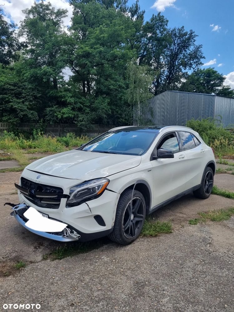Mercedes-Benz GLA 250 4-Matic - 4