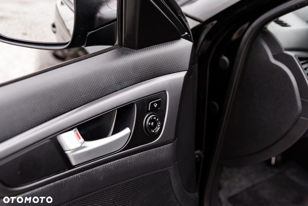Hyundai Veloster 1.6 T-GDI Executive - 19
