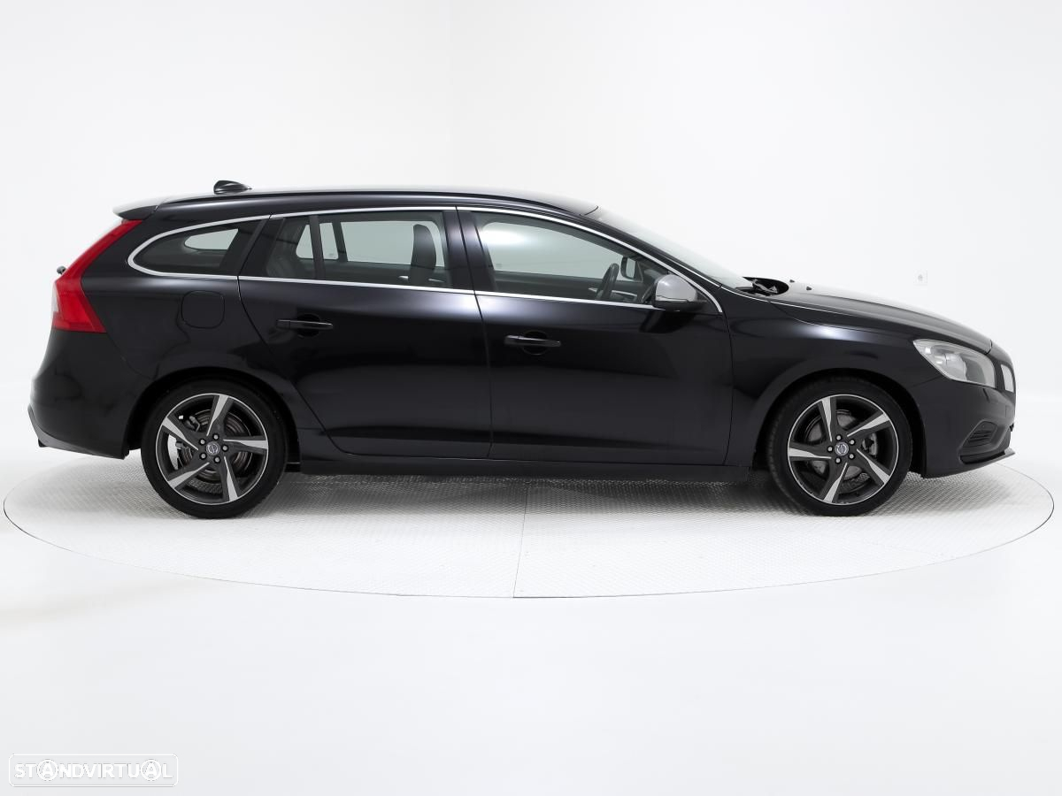 Volvo V60 2.0 D3 R-Design - 2