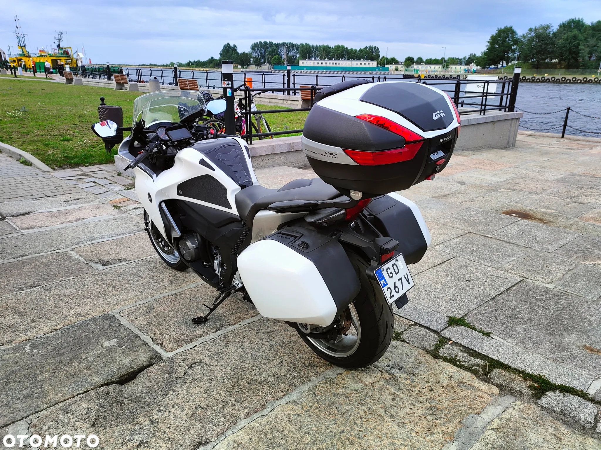 Honda VFR - 10