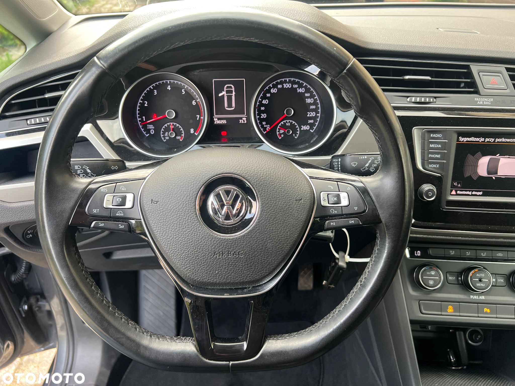 Volkswagen Touran 1.4 TSI BMT Comfortline - 12