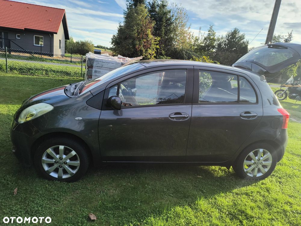 Toyota Yaris - 11