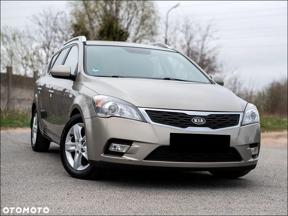 Kia Ceed - 13