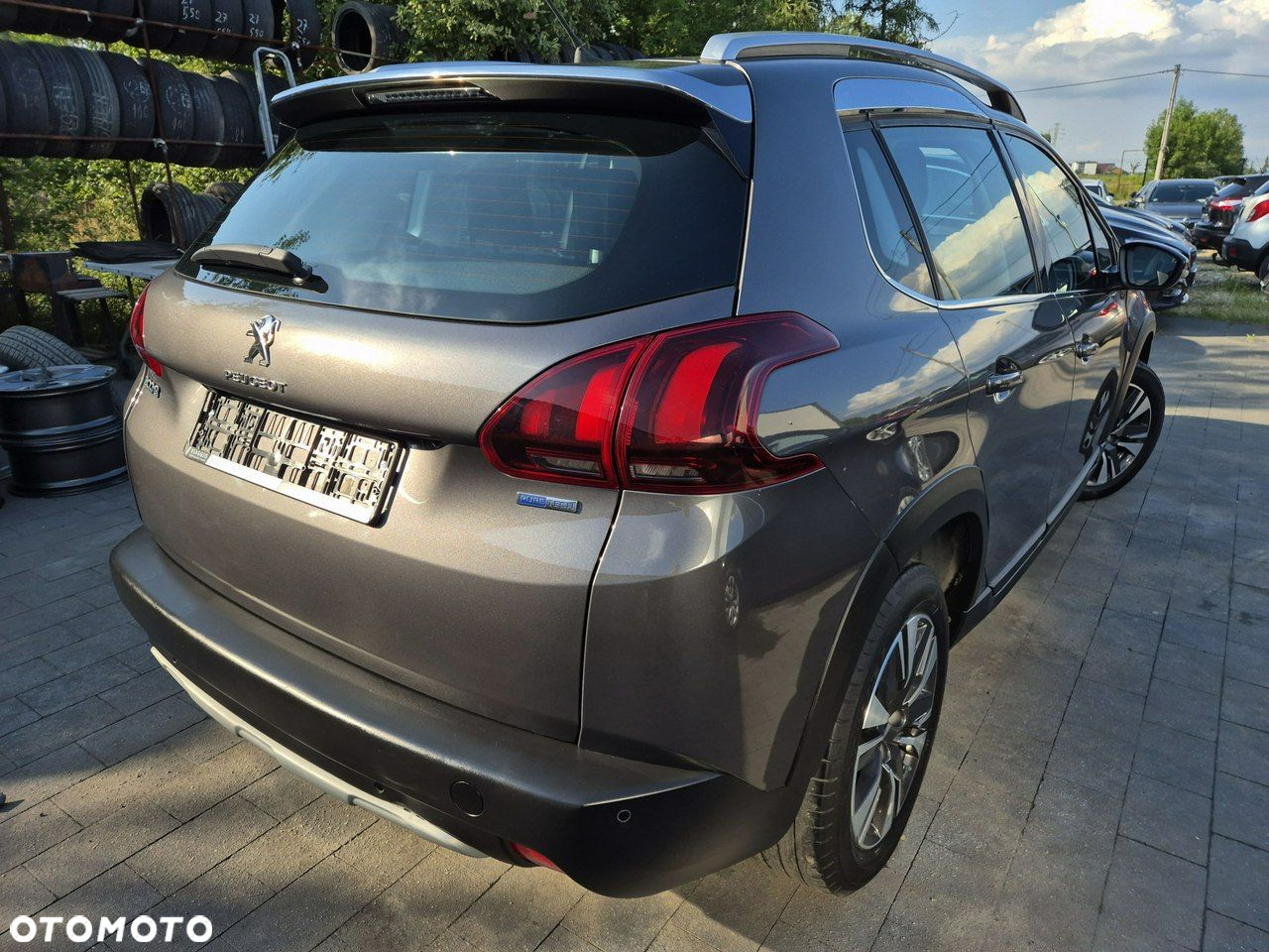 Peugeot 2008 - 4