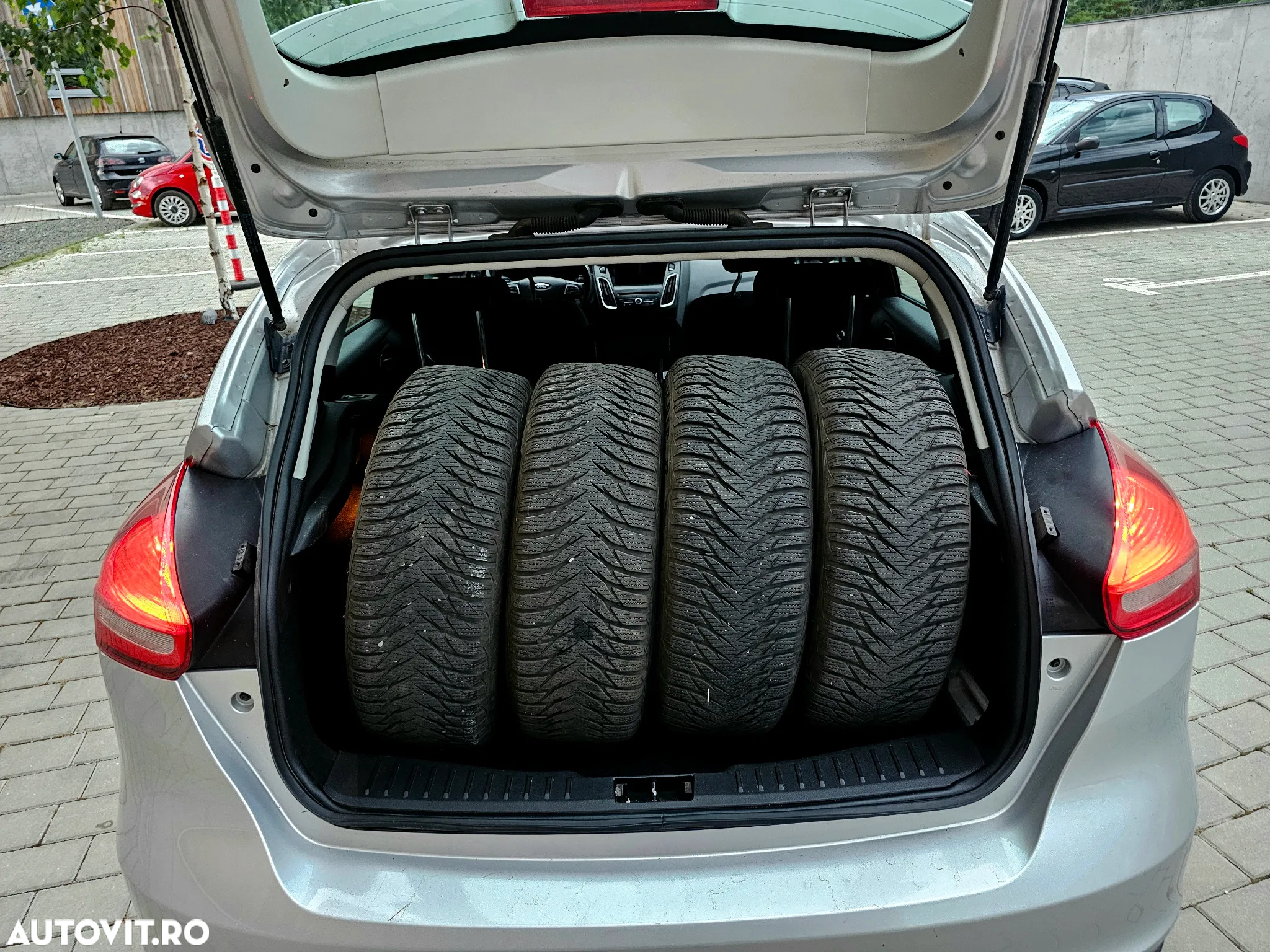 Ford Focus 1.0 EcoBoost Trend - 28