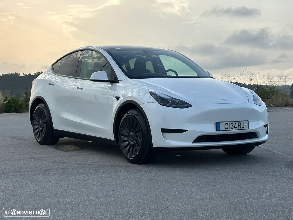Tesla Model Y Long-Range RWD - 4