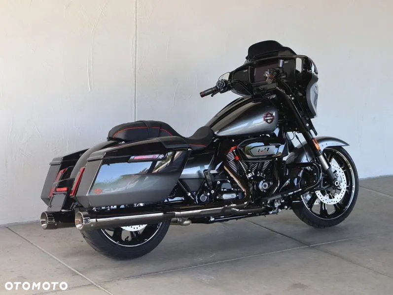 Harley-Davidson CVO Street Glide - 3