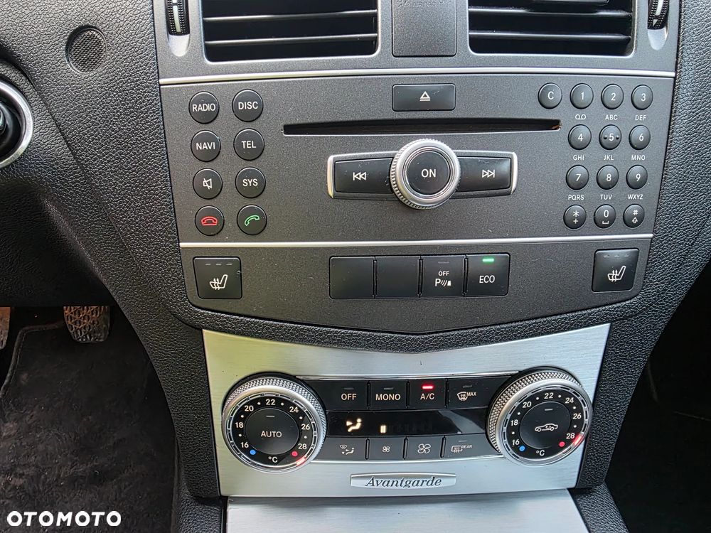 Mercedes-Benz Klasa C 180 BlueEFFICIENCY Avantgarde - 13