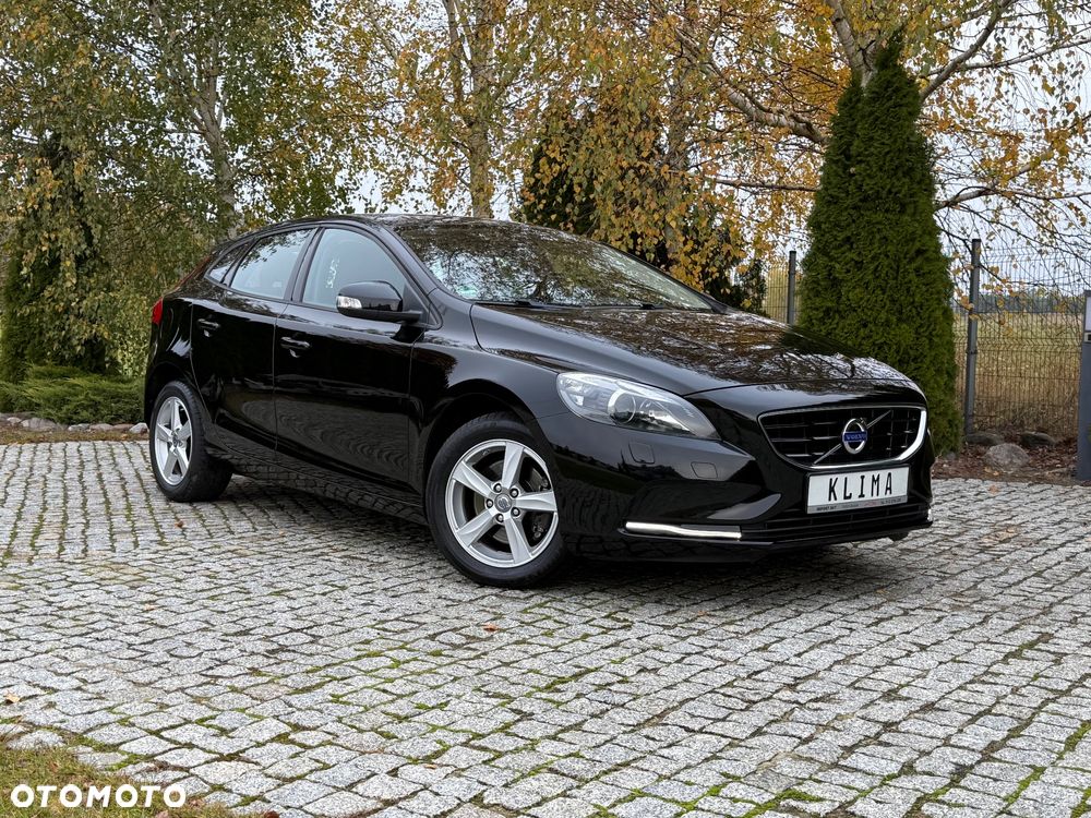 Volvo V40 T2 Momentum - 25