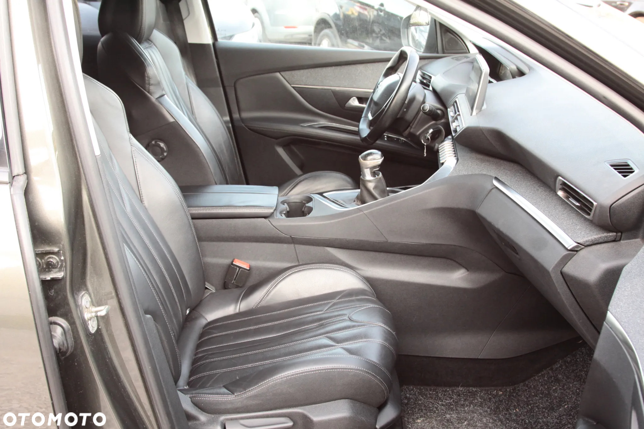 Peugeot 3008 1.6 BlueHDi Allure S&S - 21