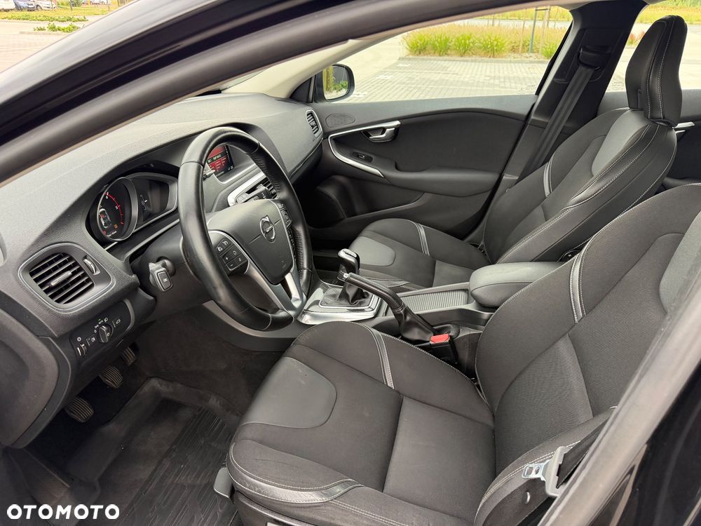 Volvo V40 D2 Drive-E Momentum - 12
